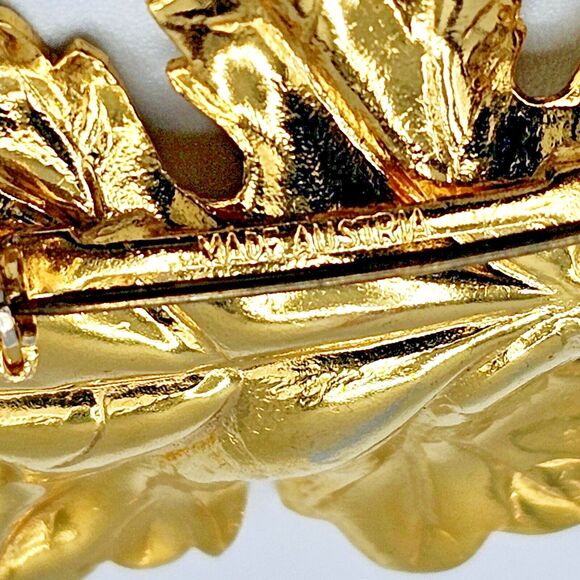 Austria Leaf Brooch Vintage Fall Gold Tone Monstera Estate Jewelry Pin - Picture 7 of 10